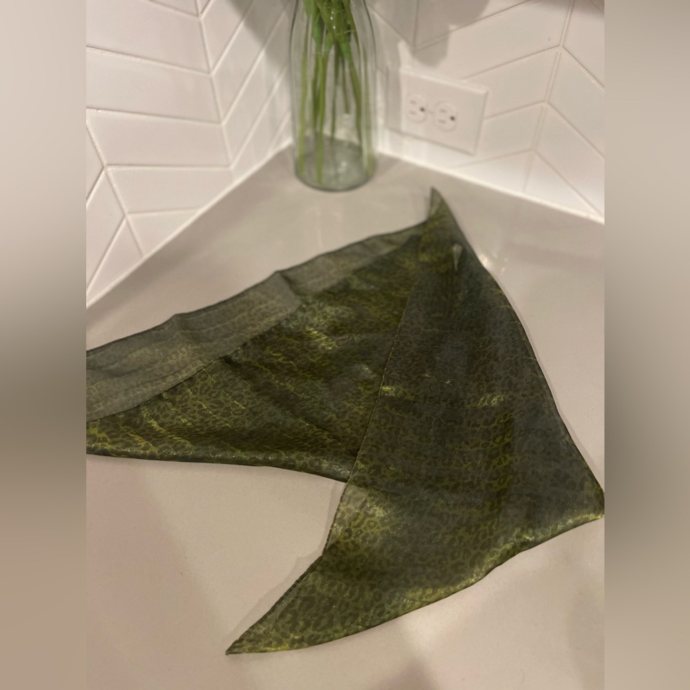 Leopard Green Neck Scarf